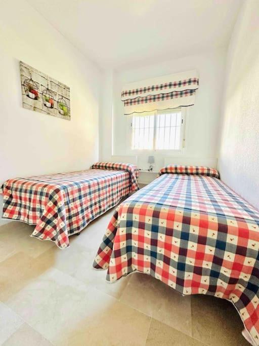 Ferienwohnung Adosado En Novo Atlantico Golf Novo Sancti Petri Exterior foto